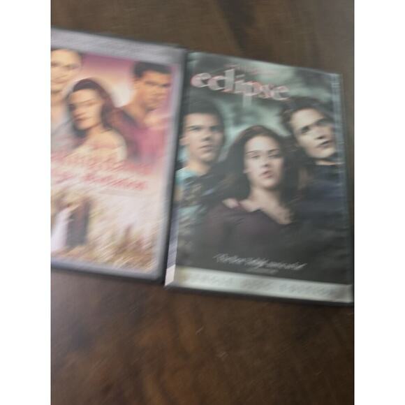 2 DVD Special Edition Sets: The Twilight Saga - Breaking Dawn Part 1, Eclipse - Picture 5 of 16